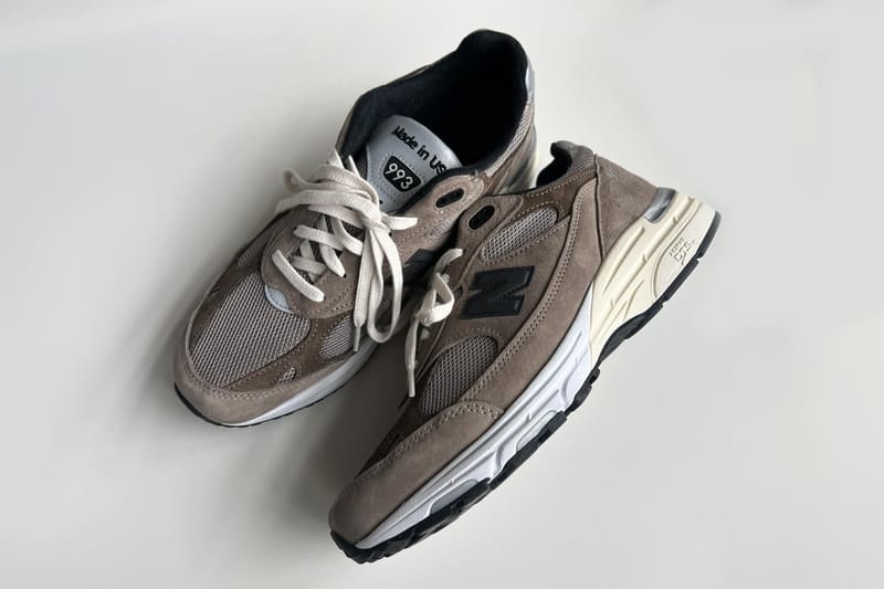 ジョウンドがニューバランスとの最新コラボ 993 を発表 jjjjound new balance 993 made in usa brown white black sneakers collaboration official release date info photos price store list buying guide