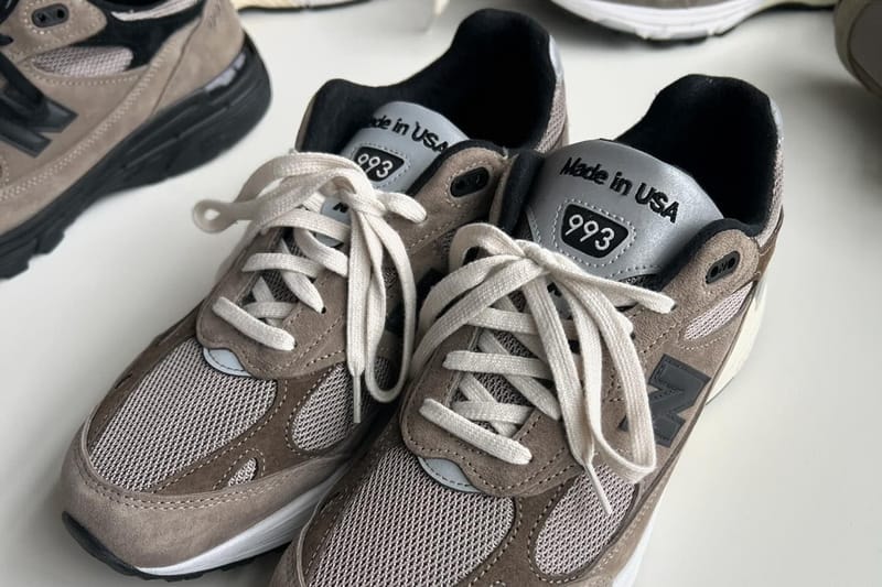 ジョウンドがニューバランスとの最新コラボ 993 を発表 jjjjound new balance 993 made in usa brown white black sneakers collaboration official release date info photos price store list buying guide