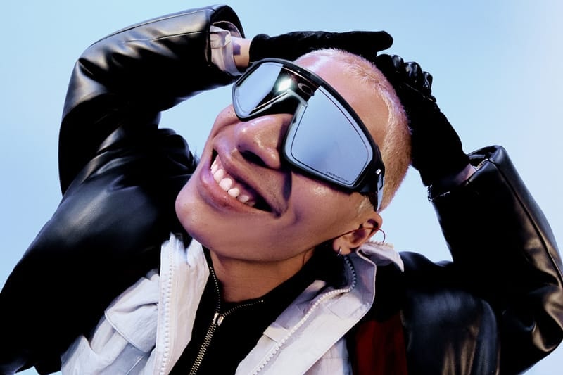 オークリーとボデガがが高機能サングラス ラッチパネルブラスを発表 Oakley Bodega Latch Panel Brass Sunglasses Release Date