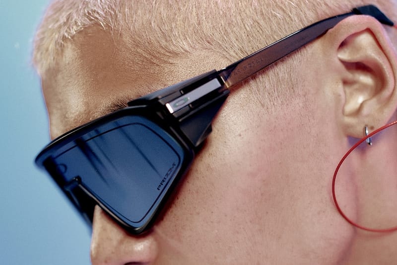 オークリーとボデガがが高機能サングラス ラッチパネルブラスを発表 Oakley Bodega Latch Panel Brass Sunglasses Release Date