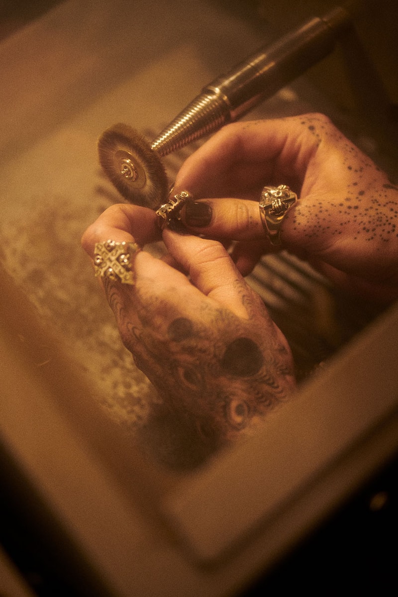 パレス スケートボードがザ グレート フロッグとのコラボレーションを発表 Palace and The Great Frog Go Full Punk In Holiday 2024 Collaboration 925 jewelry sterling silver apparel collection