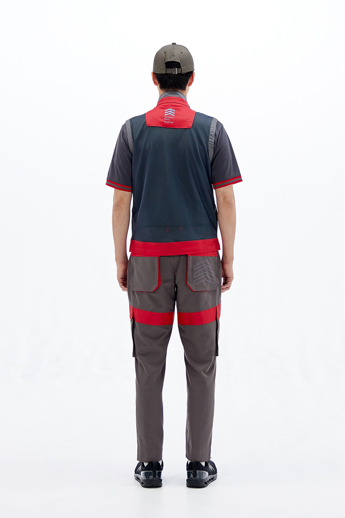 ファッションデザイナーの相澤陽介が岡山拠点の物流企業の制服を手掛ける、そのワケとは？ |岡山土地倉庫と岡山通運のユニフォーム Interviews　yosuke aizawa