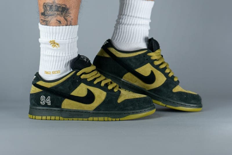 シュプリーム x ナイキ SB ダンク ロー “キャンパー グリーン” のディテールをチェック Supreme Nike SB Dunk Low Camper Green HQ8487-300 Info release date store list buying guide photos price