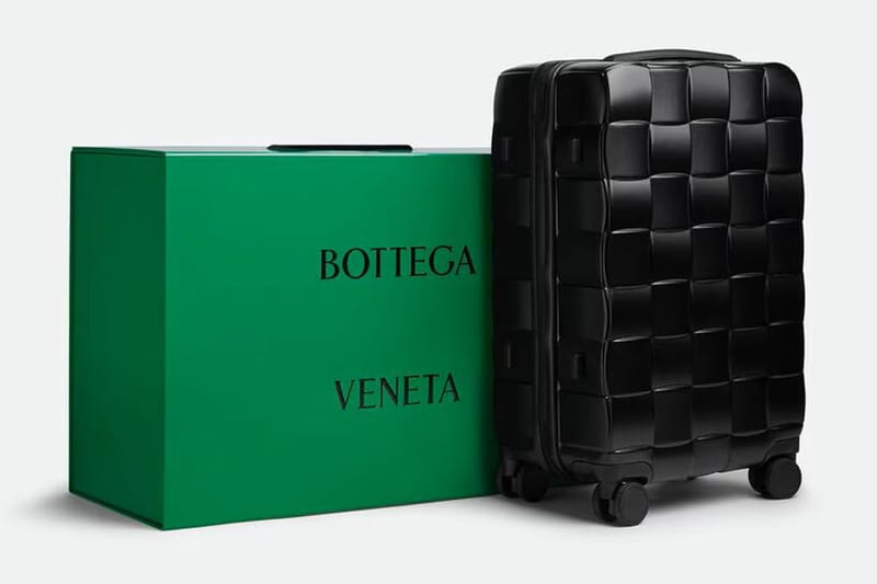 Bottega Veneta よりイントレチャートデザインの新作スーツケースが登場