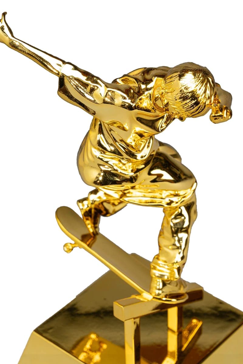 オールライツリザーブドより堀米雄斗の限定スカルプチャーが発売 Yuto Horigome "Yutornado" Sculpture with AllRightsReserved Skateboarding Art Artworks