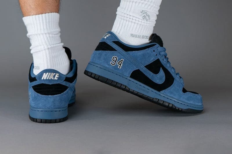 シュプリーム x ナイキ SB ダンク ロー “オーシャン フォグ” のディテールをチェック supreme nike sb skateboarding dunk low ocean fog collaboration official release date info photos price store list buying guide HQ8487 400