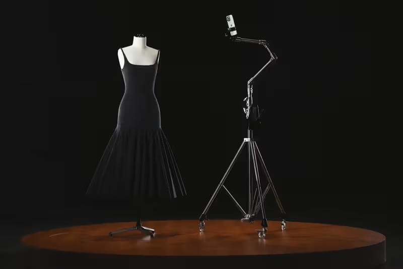 Jacquemus が2025年春コレクションのランウェイを iPhone 16 Pro Max で撮影すると発表