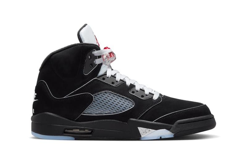 今年誕生35周年を迎えるエアジョーダン 5から“ブラックメタリック”がついに復刻 Air Jordan 5 Black Metallic HF3975-001 Release Info date store list buying guide photos price Reimagined