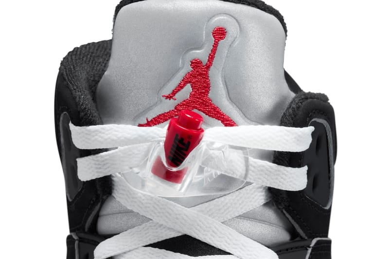 今年誕生35周年を迎えるエアジョーダン 5から“ブラックメタリック”がついに復刻 Air Jordan 5 Black Metallic HF3975-001 Release Info date store list buying guide photos price Reimagined