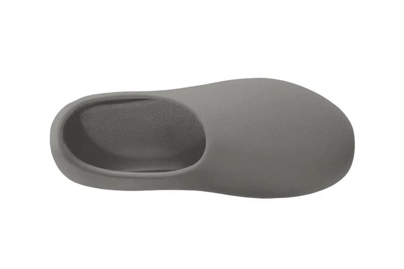 カニエ・ウェスト率いるイージーがYZY SL-01の新色をリリース New YZY SL-01 Colorways Have Surfaced White Grey yeezy ye kanye west yzy supply slippersp