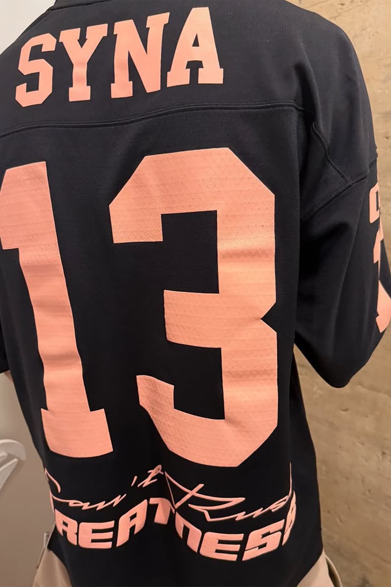 セントラル・シー主宰 シナ・ワールド x NFL x ミッチェル & ネスのトリプルコラボアイテムが発売 Central Cee SYNA  NFL  MITCHELL & NESS CRG JERSEY