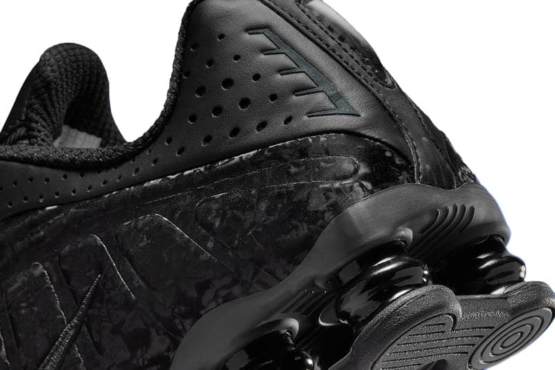 ナイキショックスR4からフローラルプリントをあしらった新色 “ブラックフローラル”が登場 Nike Shox R4 "Black Floral" Black/Dark Smoke Grey HV1992-600 april 1 april fools sneakers martine rose swoosh retro