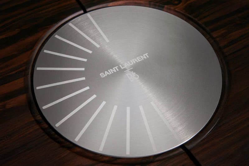 サンローランがバング＆オルフセンとのコラボレーション第5弾を発表 saint laurent rive droite bang & olufsen turntable collaboration release