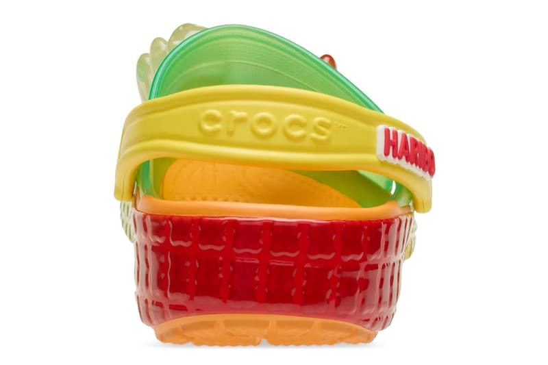 クロックスがハリボーの人気グミ “ゴールデンベア”とのコラボレーションを発表 Haribo x Crocs Classic Clog 210896-90H candy gummy gummies release info march 2024 comfortable candy
