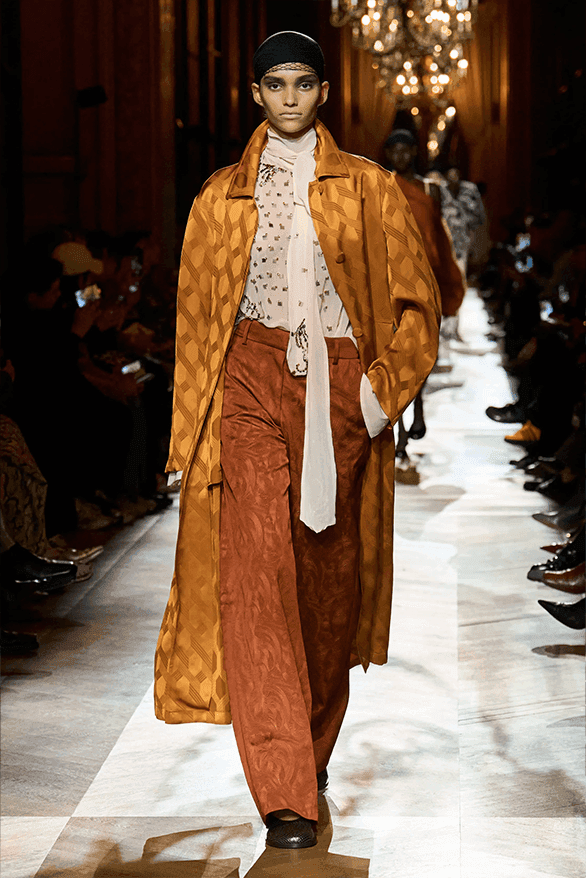 ドリス・ヴァン・ノッテン2025年秋冬コレクション Dries Van Noten Fall Winter 2025 Julian Klausner paris fashion week womenswear runway show debut designer