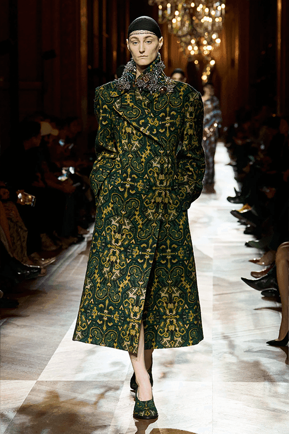 ドリス・ヴァン・ノッテン2025年秋冬コレクション Dries Van Noten Fall Winter 2025 Julian Klausner paris fashion week womenswear runway show debut designer