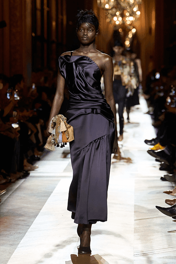 ドリス・ヴァン・ノッテン2025年秋冬コレクション Dries Van Noten Fall Winter 2025 Julian Klausner paris fashion week womenswear runway show debut designer