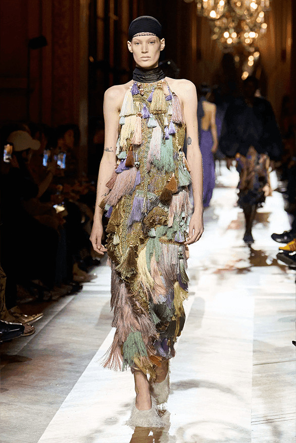 ドリス・ヴァン・ノッテン2025年秋冬コレクション Dries Van Noten Fall Winter 2025 Julian Klausner paris fashion week womenswear runway show debut designer