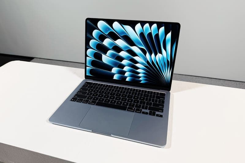 アップルがスカイブルーを纏った M4 チップ搭載の新型マックブックエアを発表 Closer Look at Apple's New Sky Blue MacBook Air Design Tech Specs