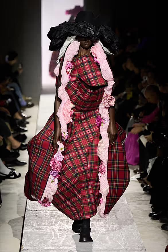 コム デ ギャルソン2025年秋冬コレクション COMME des GARÇONS Presented Sculptural Mastery for FW25