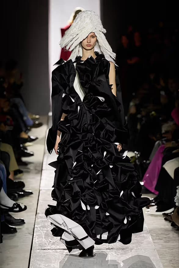 コム デ ギャルソン2025年秋冬コレクション COMME des GARÇONS Presented Sculptural Mastery for FW25
