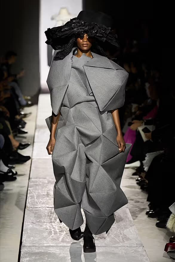 コム デ ギャルソン2025年秋冬コレクション COMME des GARÇONS Presented Sculptural Mastery for FW25