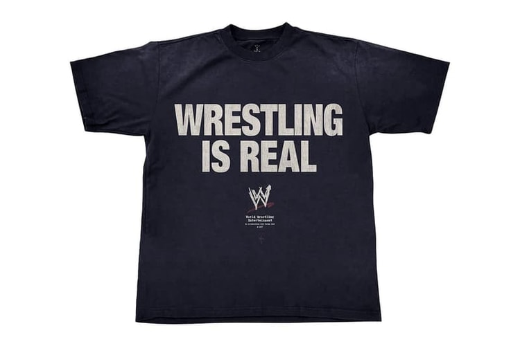 トラヴィス・スコットが WWE とコラボした"WRESTLING IS REAL"Tシャツを発売