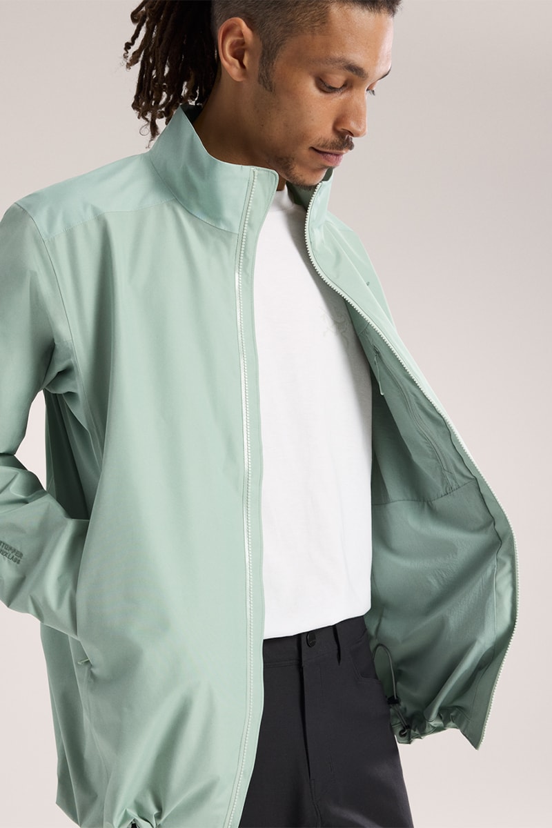 アークテリクスのソラノシリーズをハイブリッド仕様にアップデート arcteryx solano hoody solano jacket release info