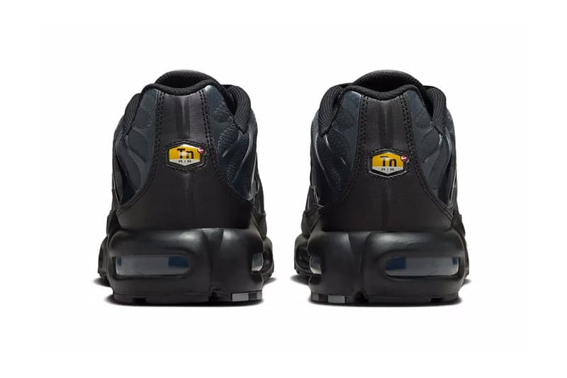 PSG x ナイキからダークトーン で統一した新作 エアマックス プラスが登場 PSG x Nike Air Max Plus release info Paris Saint-Germain
