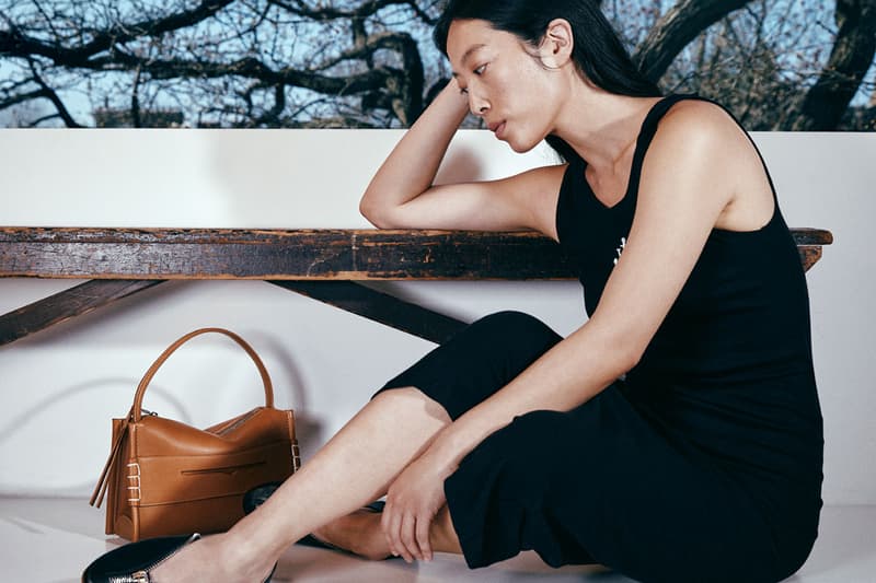 JW アンダーソンのローファーバッグに2025年春夏シーズンの新色が登場 jw anderson 2025 spring summer loafer bag new color release info
