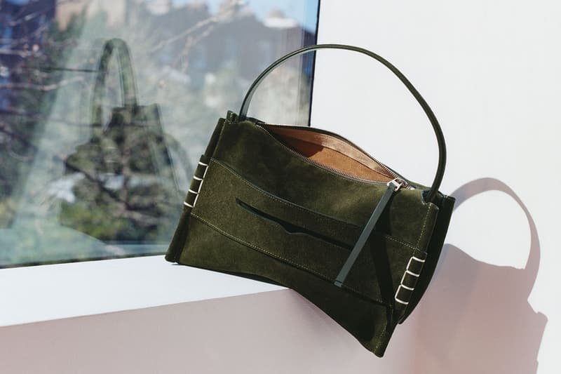 JW アンダーソンのローファーバッグに2025年春夏シーズンの新色が登場 jw anderson 2025 spring summer loafer bag new color release info
