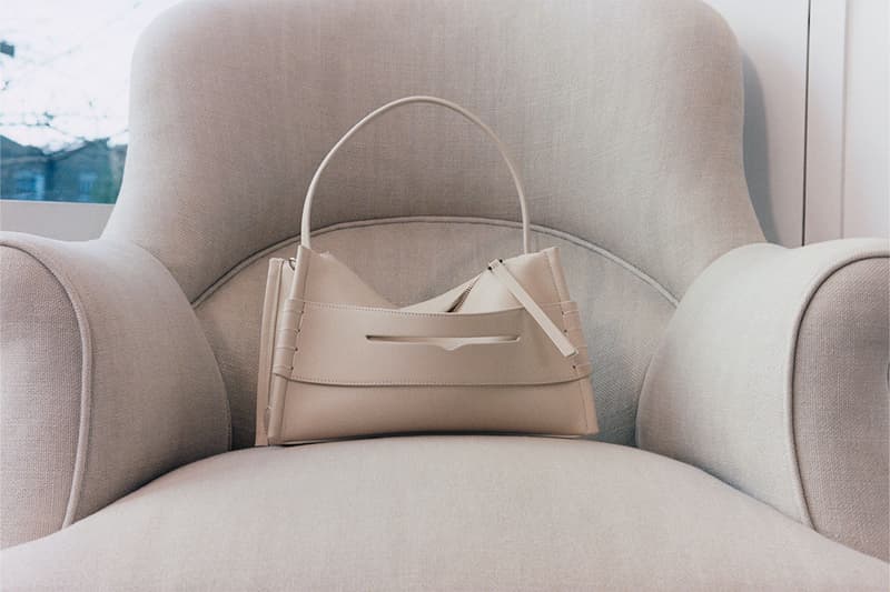 JW アンダーソンのローファーバッグに2025年春夏シーズンの新色が登場 jw anderson 2025 spring summer loafer bag new color release info