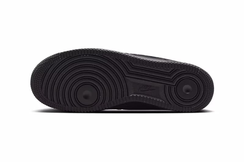 ナイキ エアフォース 1 ローにオールブラックの新色 “ブラック キャット” が登場 Official Look at the Nike Air Force 1 Low "Black Cat" summer HQ1966-002 suede