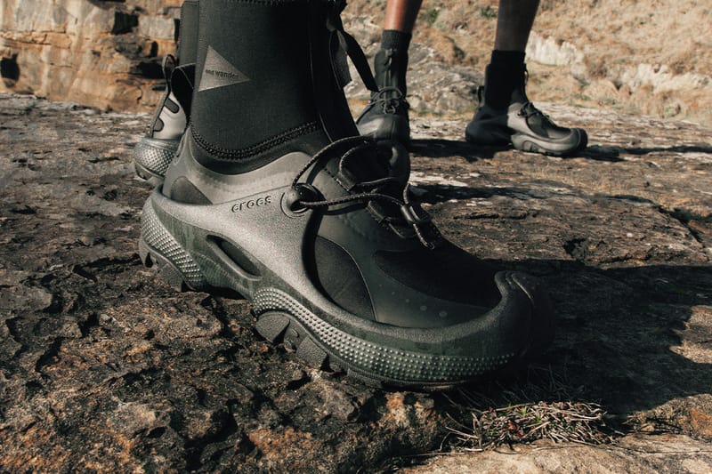 and wander が英国セレクトショップ END. とのコラボコレクションを発売