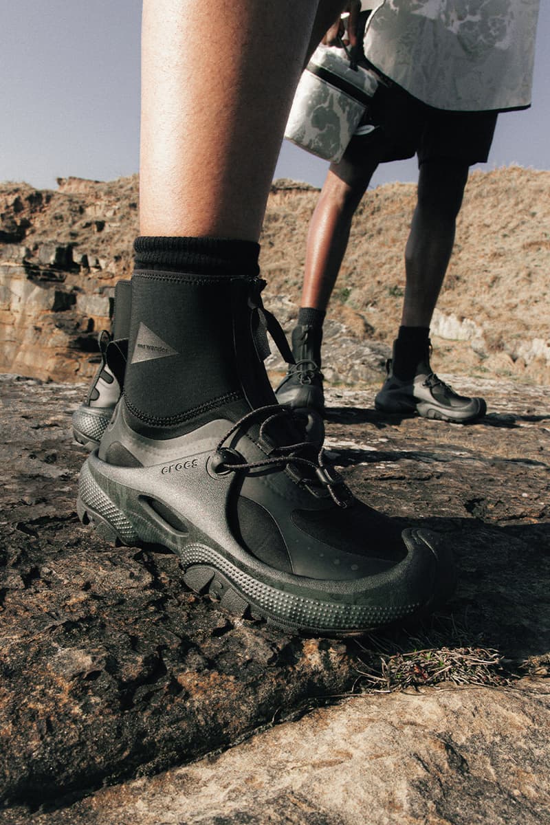 and wander が英国セレクトショップ END. とのコラボコレクションを発売　アンドワンダー　crocs クロックス