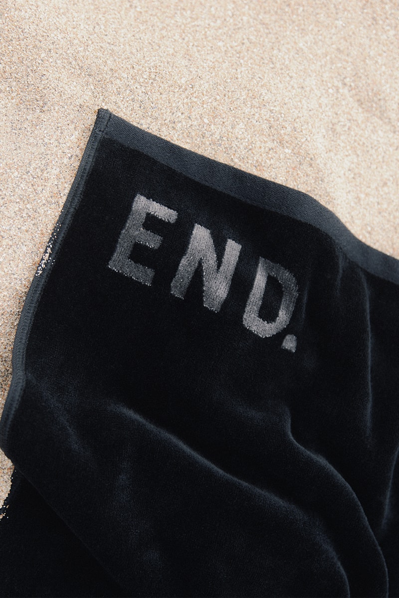 and wander が英国セレクトショップ END. とのコラボコレクションを発売　アンドワンダー　crocs クロックス