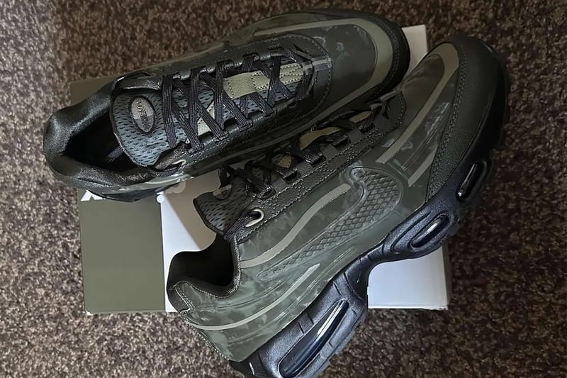 WORKSOUT x Nike Air Max 95 “Uniform” のディテールをチェック