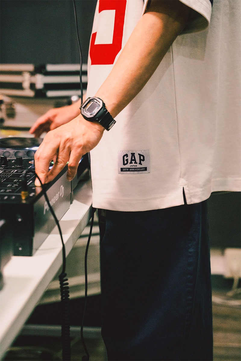 GAP が日本上陸30周年を記念した限定オリジナルTシャツを発売 gap 30aniversaly original t shirts release info　スチャダラパー
