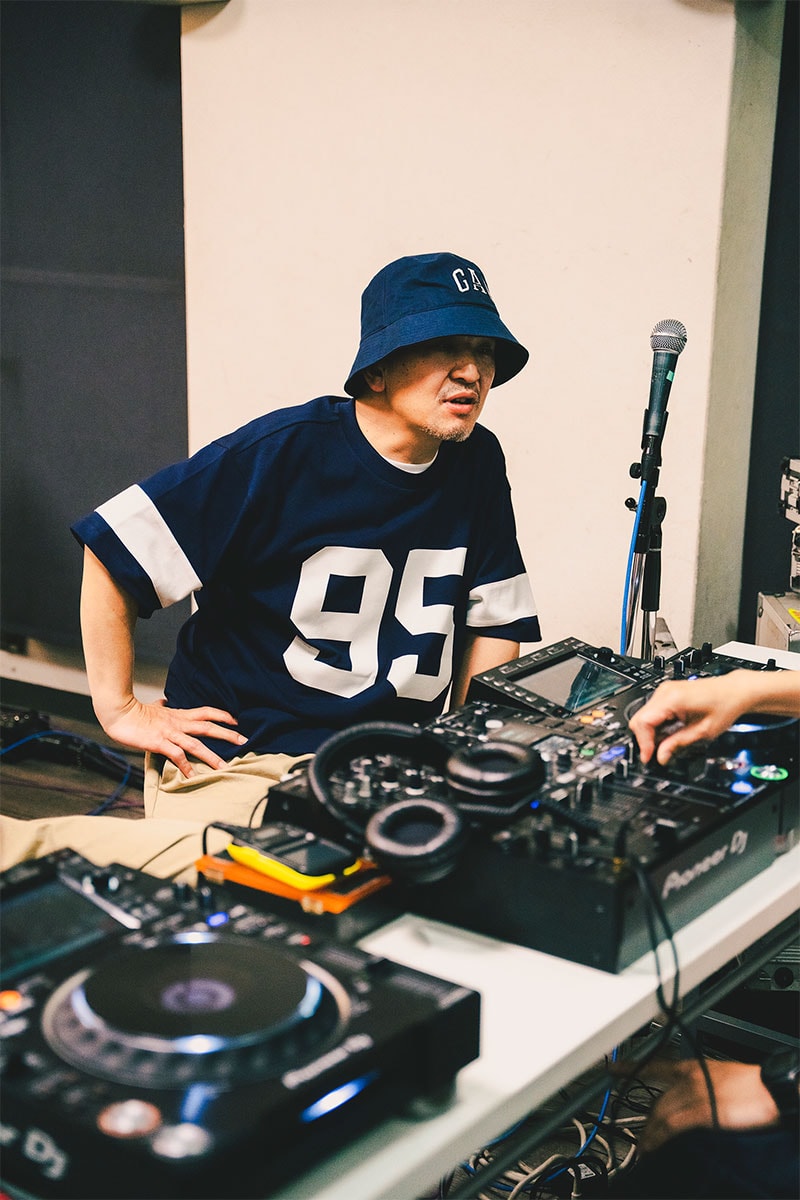GAP が日本上陸30周年を記念した限定オリジナルTシャツを発売 gap 30aniversaly original t shirts release info　スチャダラパー