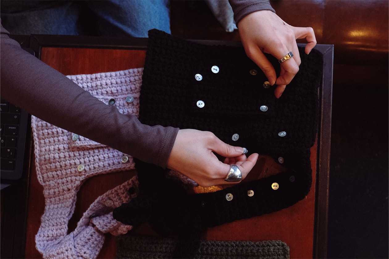 新星ウィメンズブランド コーメのディレクターを務めるイトウカホ にフィーチャー | On The Rise coome kaho ito on the rise interviews