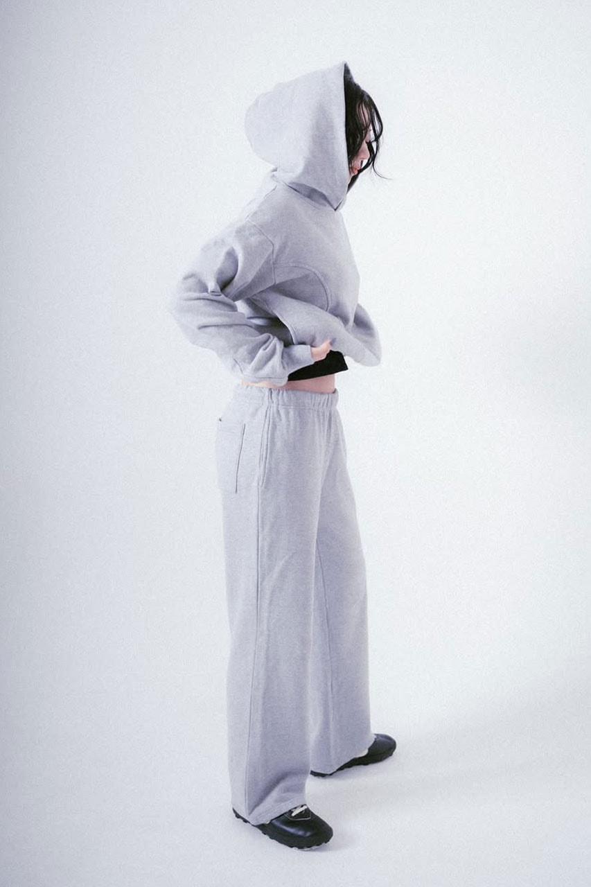 新星ウィメンズブランド コーメのディレクターを務めるイトウカホ にフィーチャー | On The Rise coome kaho ito on the rise interviews