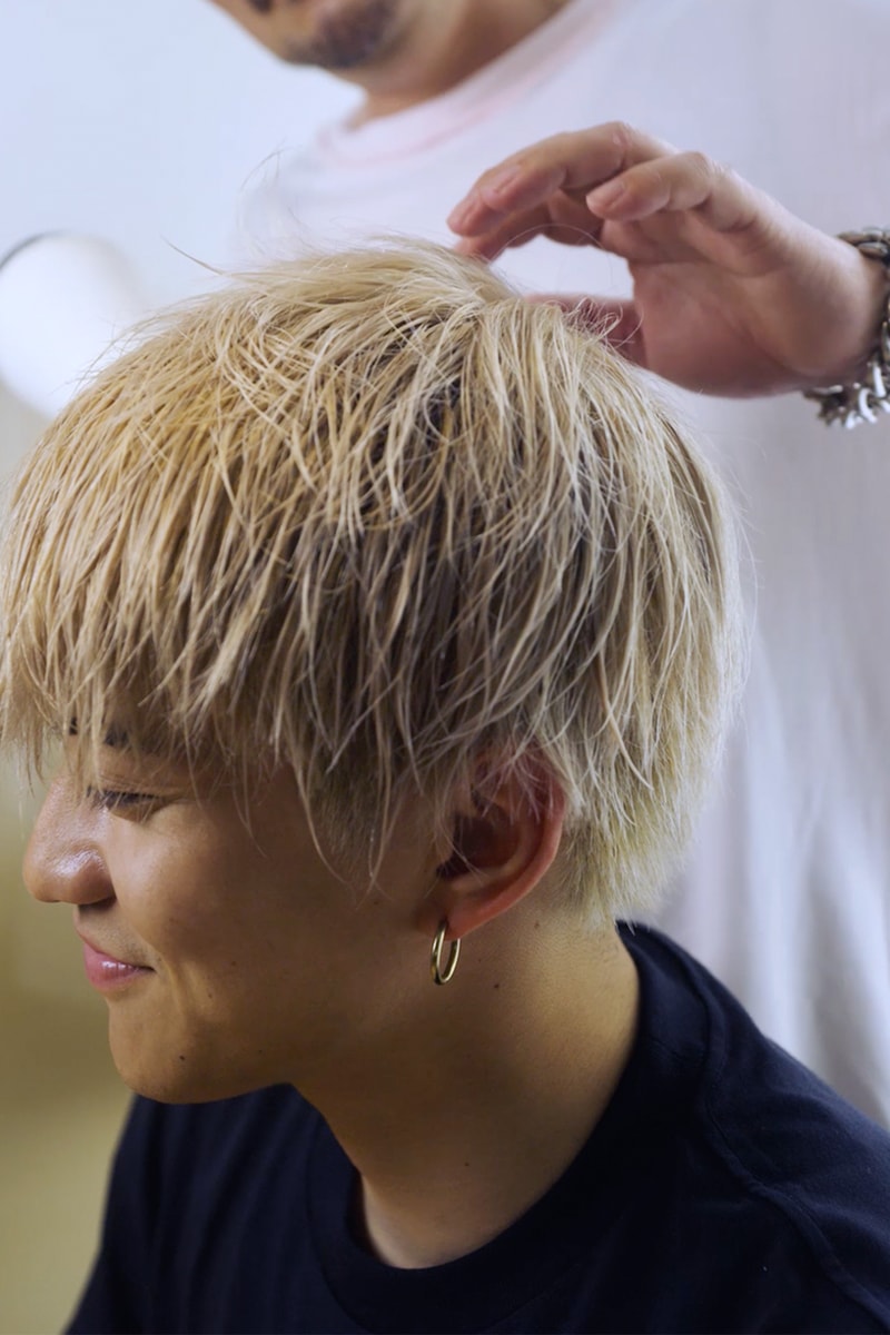 花王100年の研究に基づいたジアンサーを使う井上ヤマトの1日に密着 Yamato Inoue Lives the Future of Haircare with Kao’s THE ANSWER