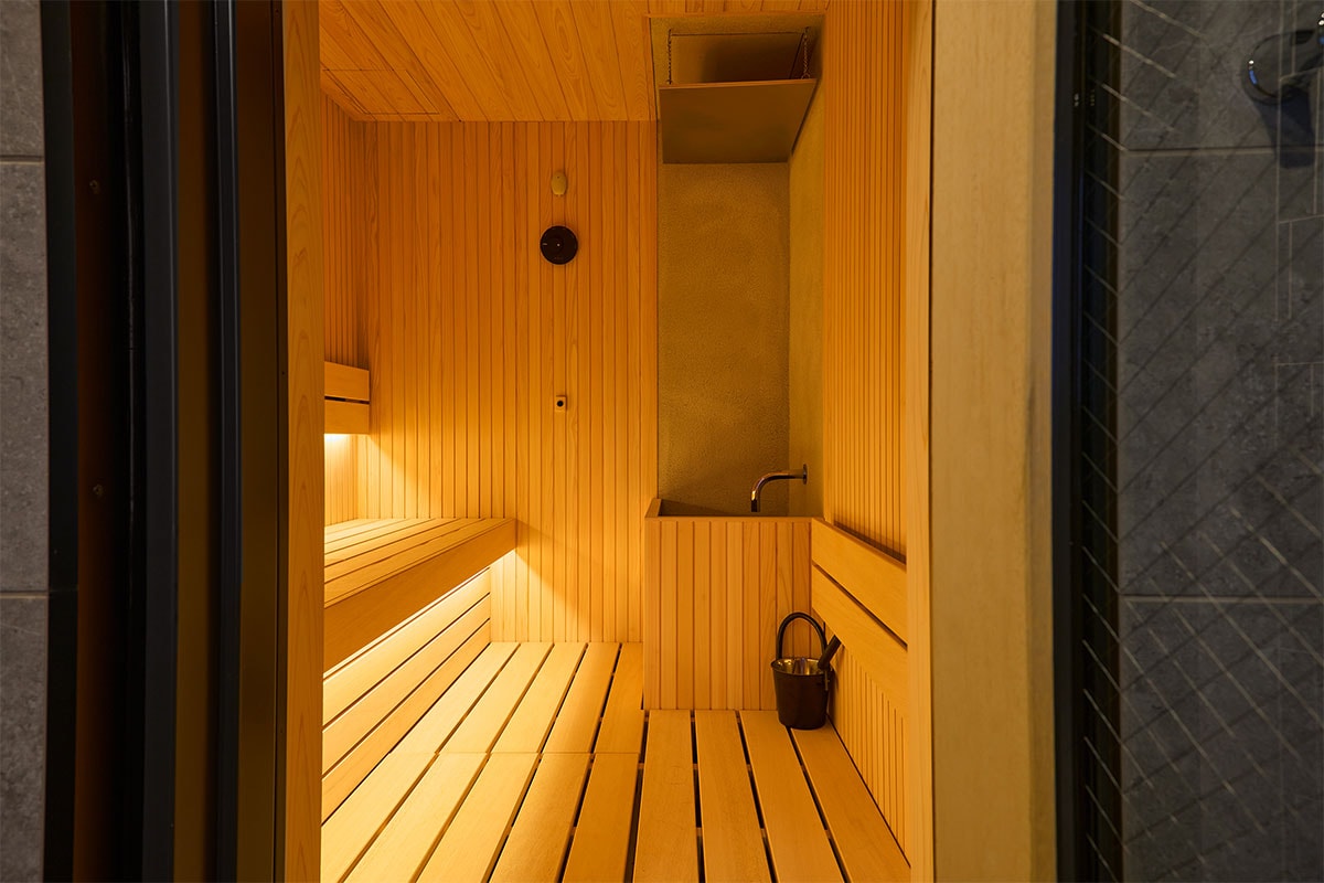 ムラマサがベース レイヤー ホテルプレオープニングパーティーに出演 mura masa base layer hotel pre open party