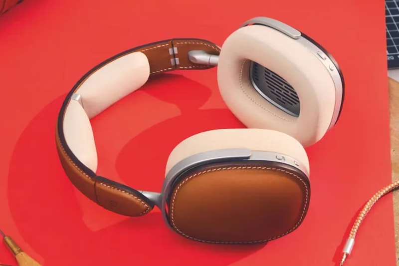 エルメスがメゾン史上初のヘッドフォンを発表 Hermès Debuts $15K USD Headphones Crafted by Its Bespoke Ateliers Horizons