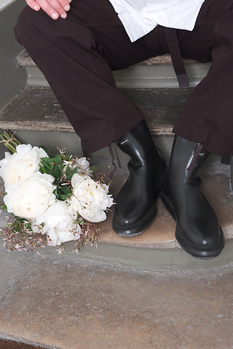 サカイより防水性を備えた素材の新作ラバーブーツが発売 sacai rubber boots release info