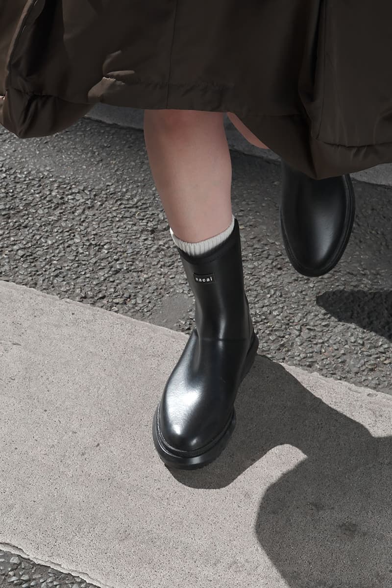 サカイより防水性を備えた素材の新作ラバーブーツが発売 sacai rubber boots release info