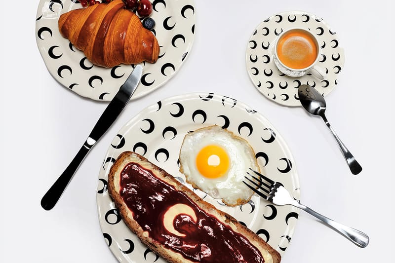 Marine Serre がフランスの老舗陶器メーカー Faïencerie de Gien とのコラボカプセルを発売