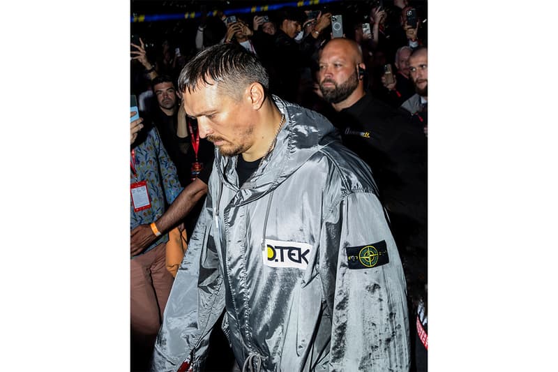 ウシクのリングウォークを彩ったストーンアイランドのカスタムパーカとは stone island oleksandr usyk boxing release info