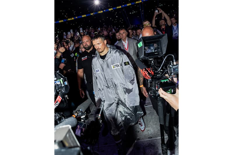 ウシクのリングウォークを彩ったストーンアイランドのカスタムパーカとは stone island oleksandr usyk boxing release info