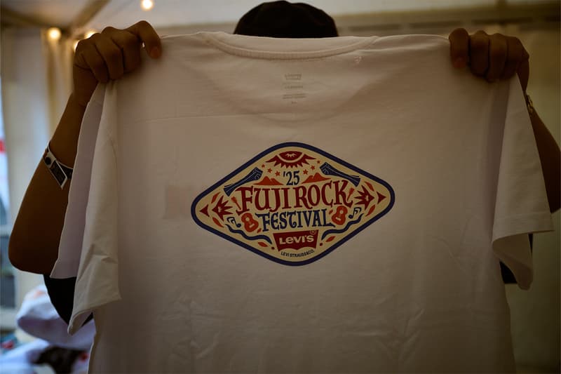 1点もののカスタムも登場──Levi’s® のフジロックブースが2025年も出現　リーバイス